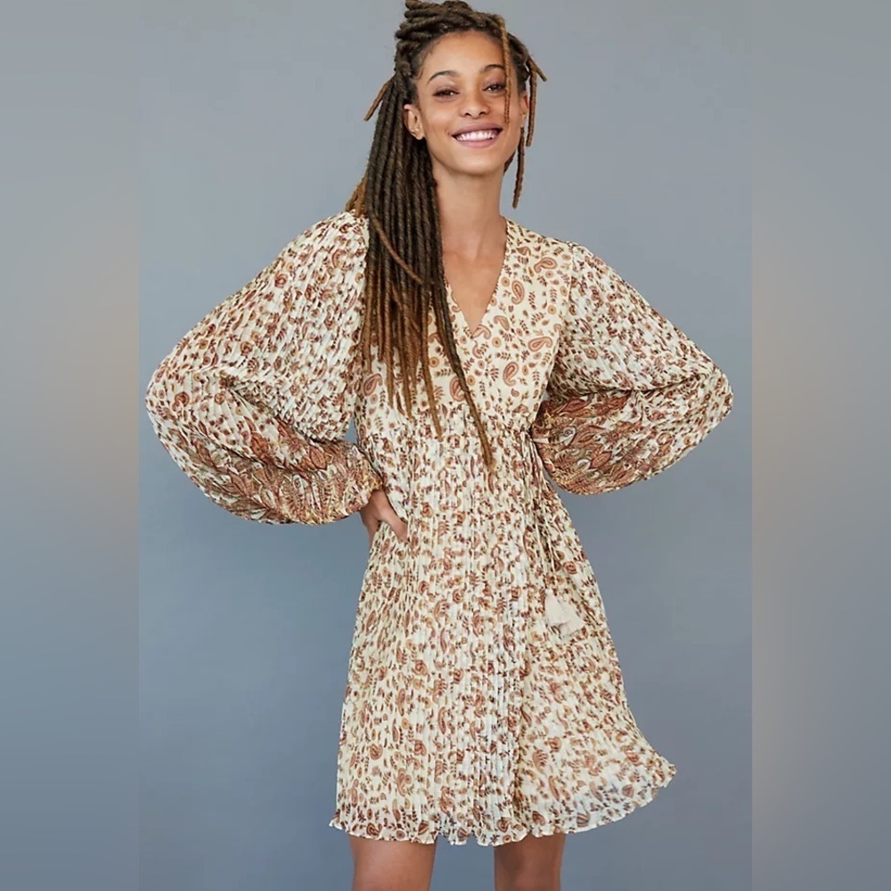 Anthropologie Let Me Be Shyla Brown Paisley Bohemian Feminine Wrap Mini Dress M